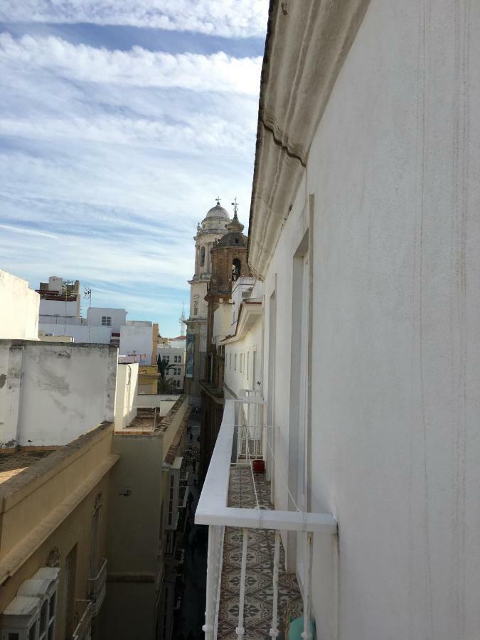 Diseno Y Confort Junto A La Catedral Cadiz Bagian luar foto